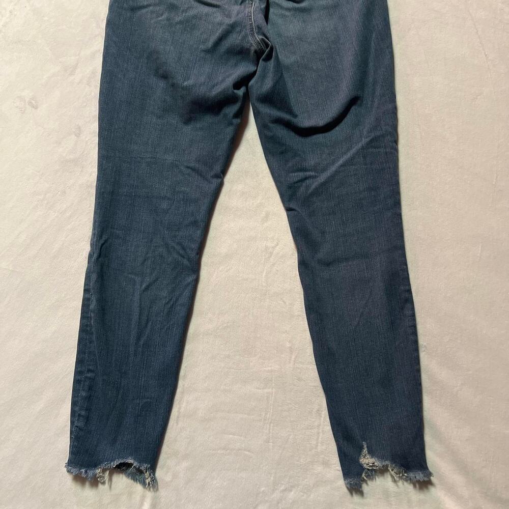 Torrid bombshell skinny size 14R raw hem and distressed - Picture 7 of 8